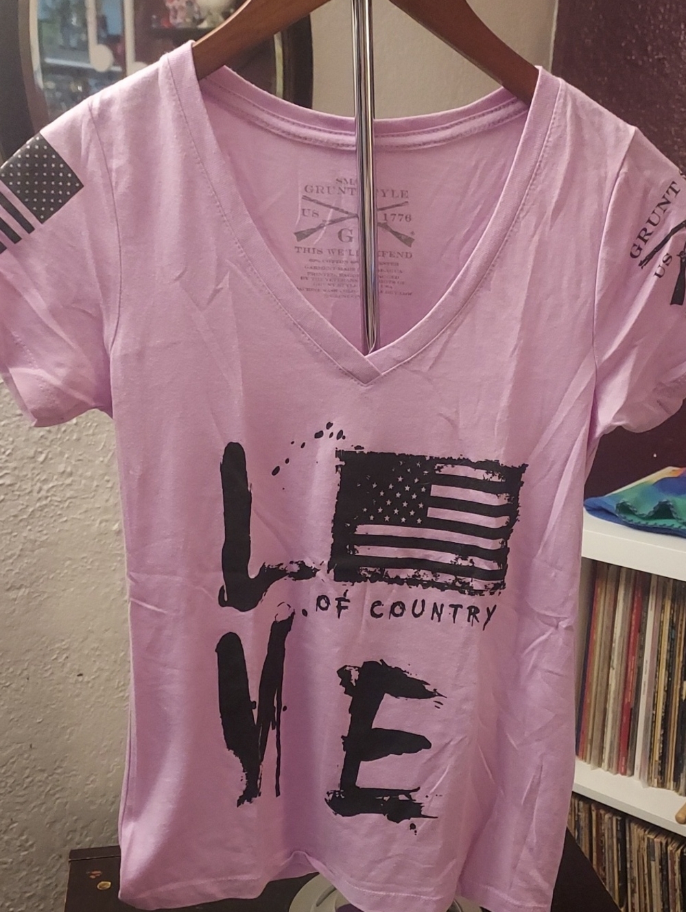 Grunt Style Women's Pink V-Neck 'Love of Country' Graphic Tee - Black Print